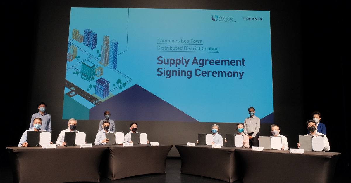 On 18 April 2022, Frasers Property Retail participated in a supply signing ceremony, witnessed by Minister Masagos Zulkifli, for the Tampines Distributed District Cooling network. (Photo credit: SP Group)
