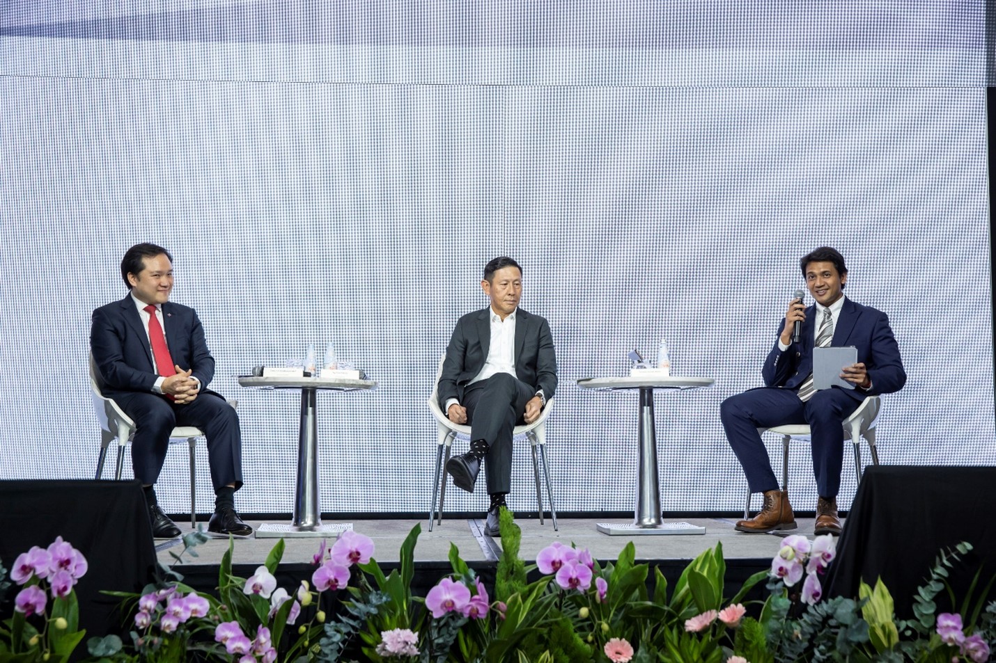 Panote Sirivadhanabhakdi speaking at the 'Purpose Accelerates through the Ecosystem' panel discussion at the Company of Good Summit 2023.