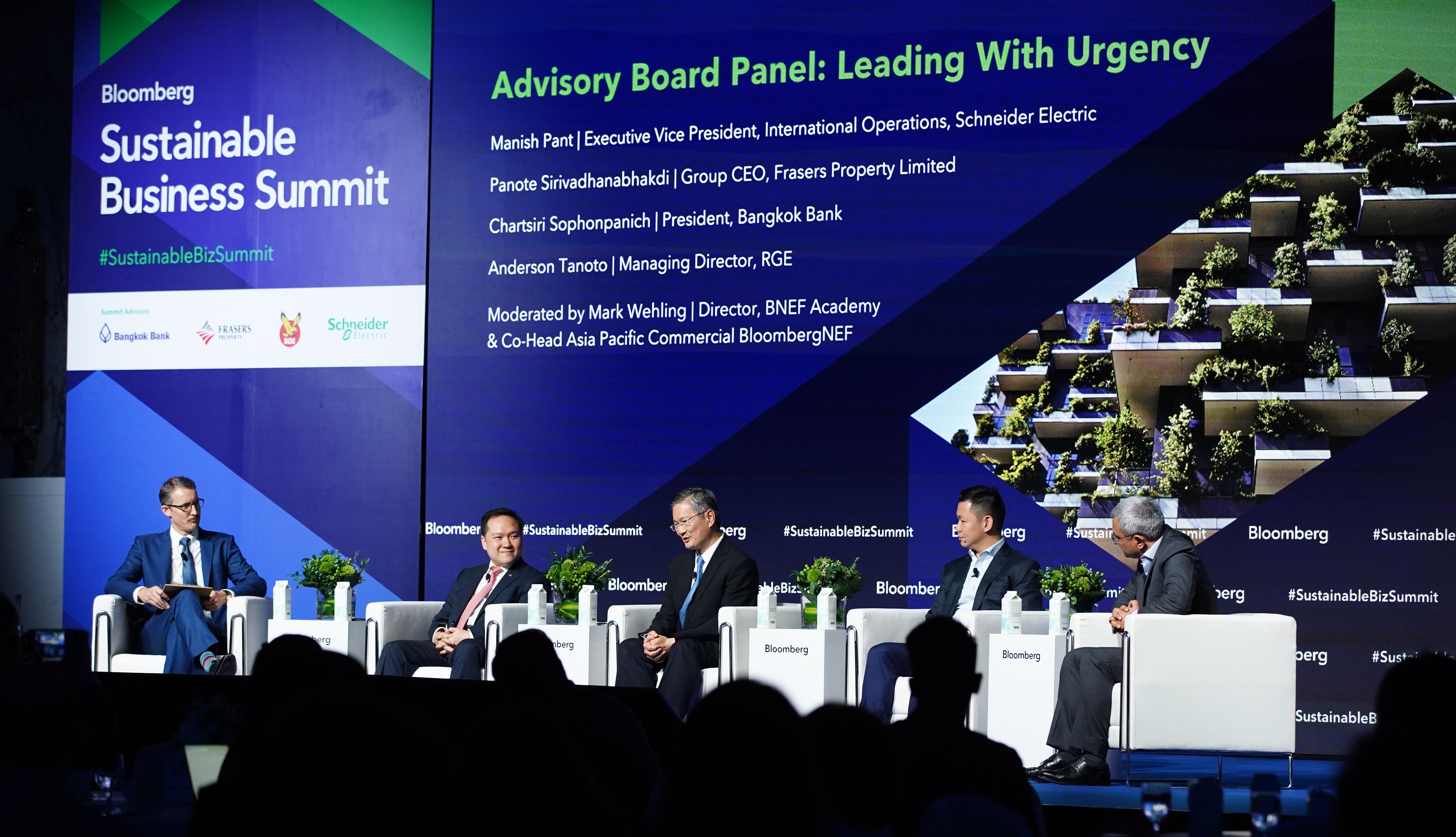 From left to right: Mark Wehling, Director, BNEF Academy & Co-Head, APAC Commercial, BloombergNEF; Panote Sirivadhanabhakdi, Group CEO of Frasers Property Limited; Chartsiri Sophonpanich, President of Bangkok Bank; Anderson Tanoto, Managing Director of RGE; Manish Pant, Executive Vice President, International Operations at Schneider Electric.