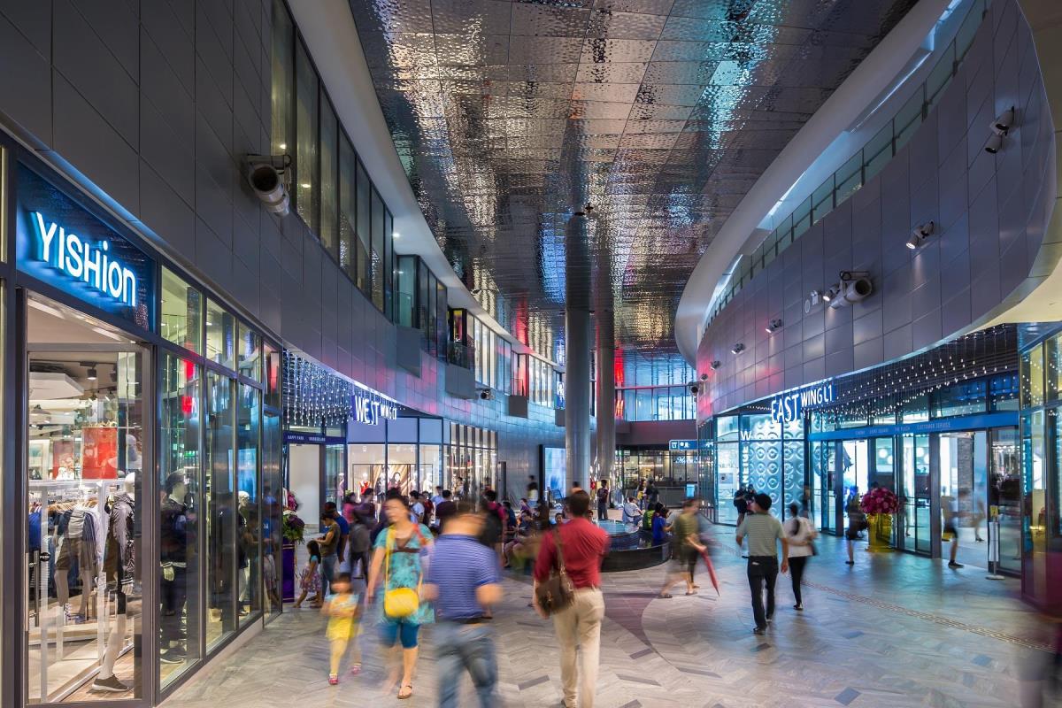 Exciting retail concepts line the 24-hour boardwalk at Waterway Point.