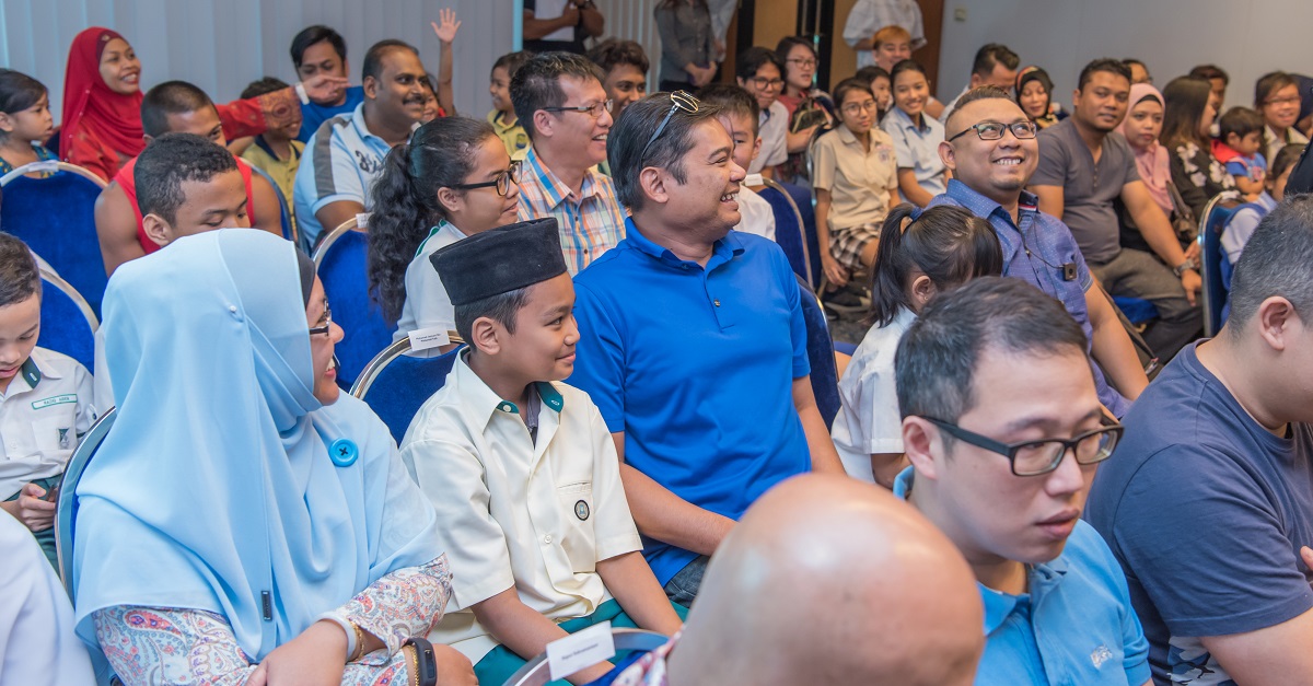  Families were on hand to support the young awardees as they received the bursary awards.