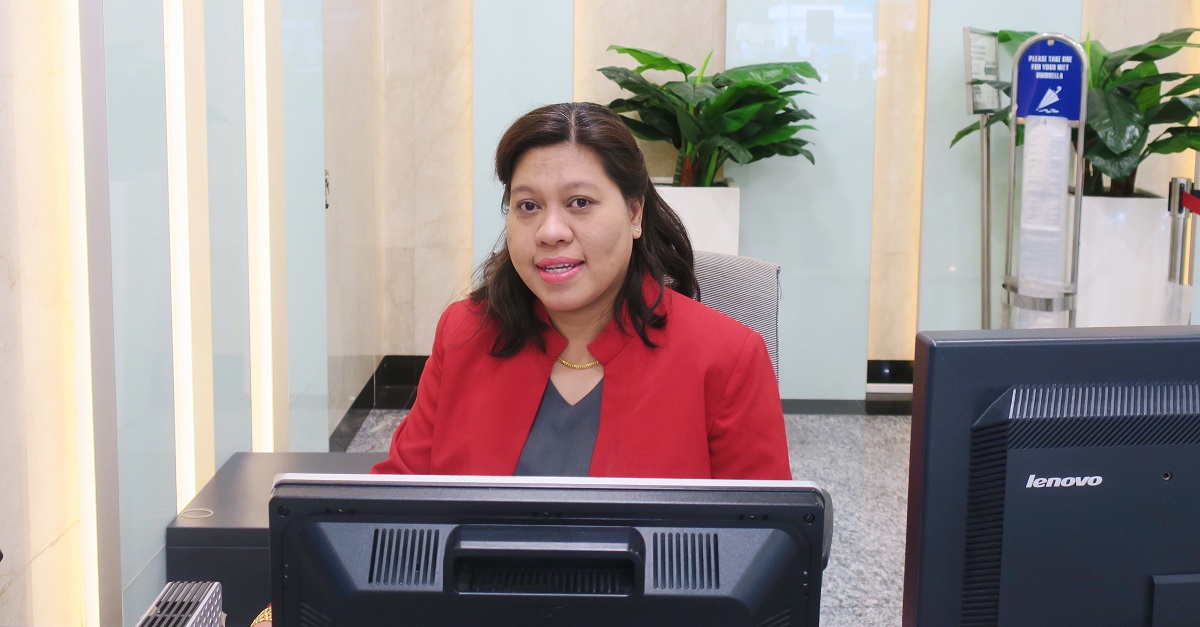  Part of Sumi'ati's daily role includes handling queries from shoppers and tenants