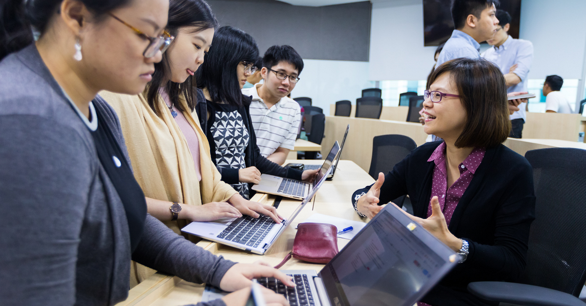 Molly Lim, Senior Vice President, Head of Retail Properties, shares her knowledge and experiences with the undergraduates.