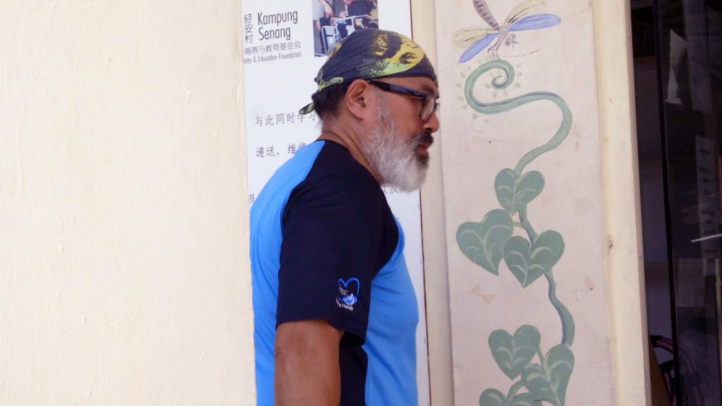 Volunteers busy going back and forth from homes to the centre to perform pick-ups, drop-offs and servicing.