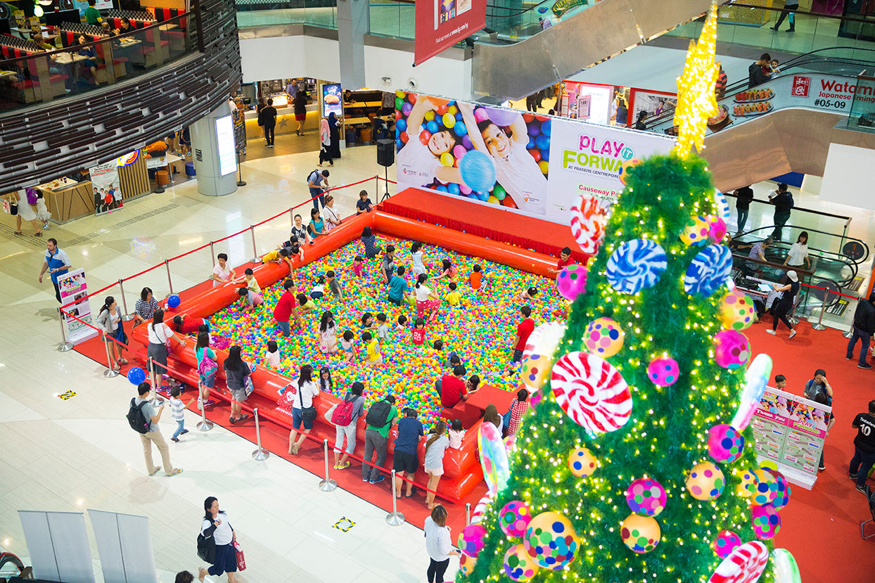 Families played it forward to families in need within their community at Causeway Point from 5 to 11 December 2016.