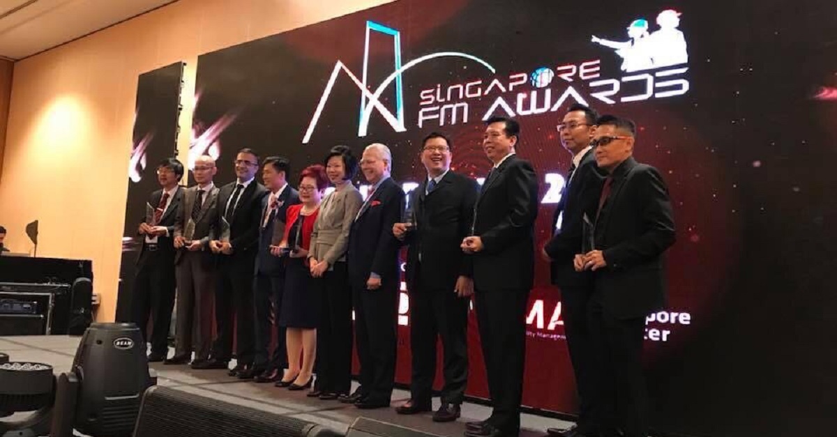  Jonathan Koh, Senior Centre Manager, Valley Point (second from right) received the FM Building Owner/Occupier Service Excellence award on behalf of the team.