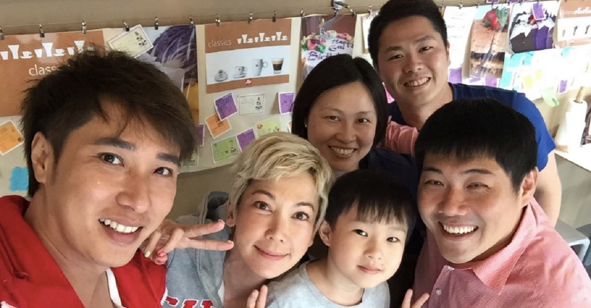 The husband-wife duo welcomed patrons such as popular Mediacorp artistes.