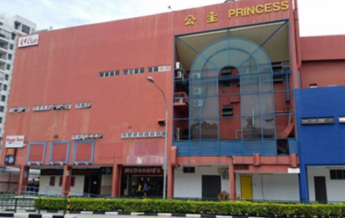 Princess Theatre was a hotspot for movie enthusiasts and gamers during its heyday in the 90s. McDonalds, which operated in the same building remained a popular hangout spot after the closure of the cinema (Image Source: https://i0.wp.com/popspoken.com/wp-content/uploads/2016/10/Princess5.jpg?resize=600%2C400).