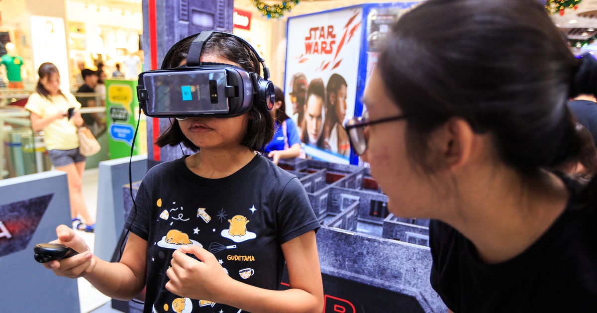 Droid Doc VR Experience: Shoppers will be transported to a galaxy far away with the Droid Doc VR Experience where they can meet and interact with BB-8.