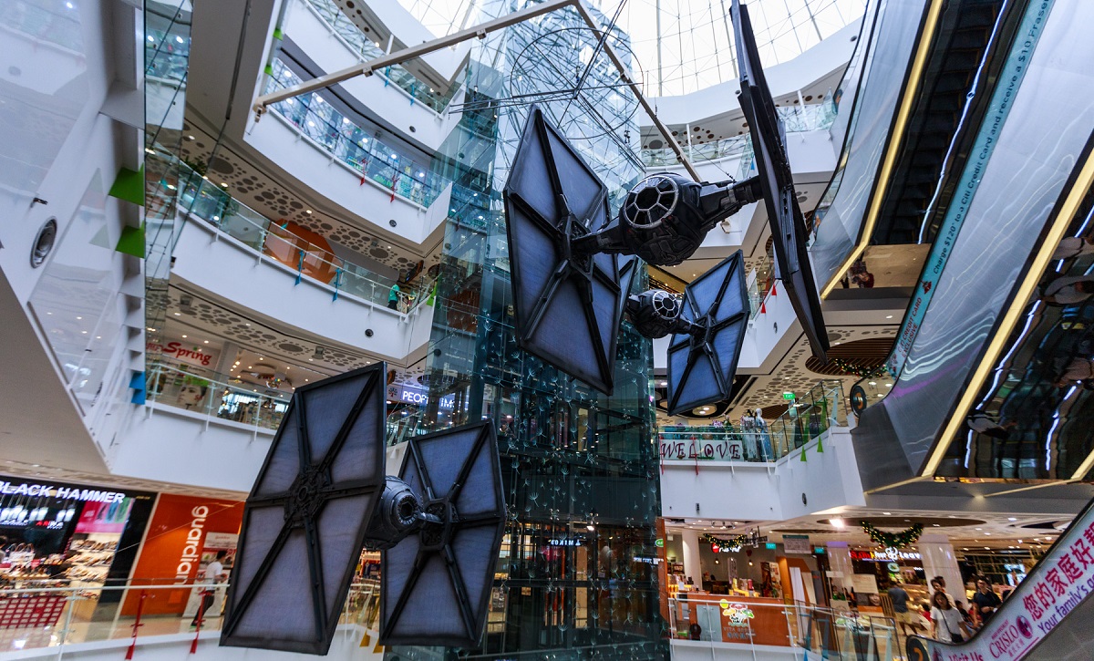 Be transported into the STAR WARS™ universe with spectacular TIE fighters from the Imperial fleet flying overhead at the atriums of Eastpoint Mall and Waterway Point.