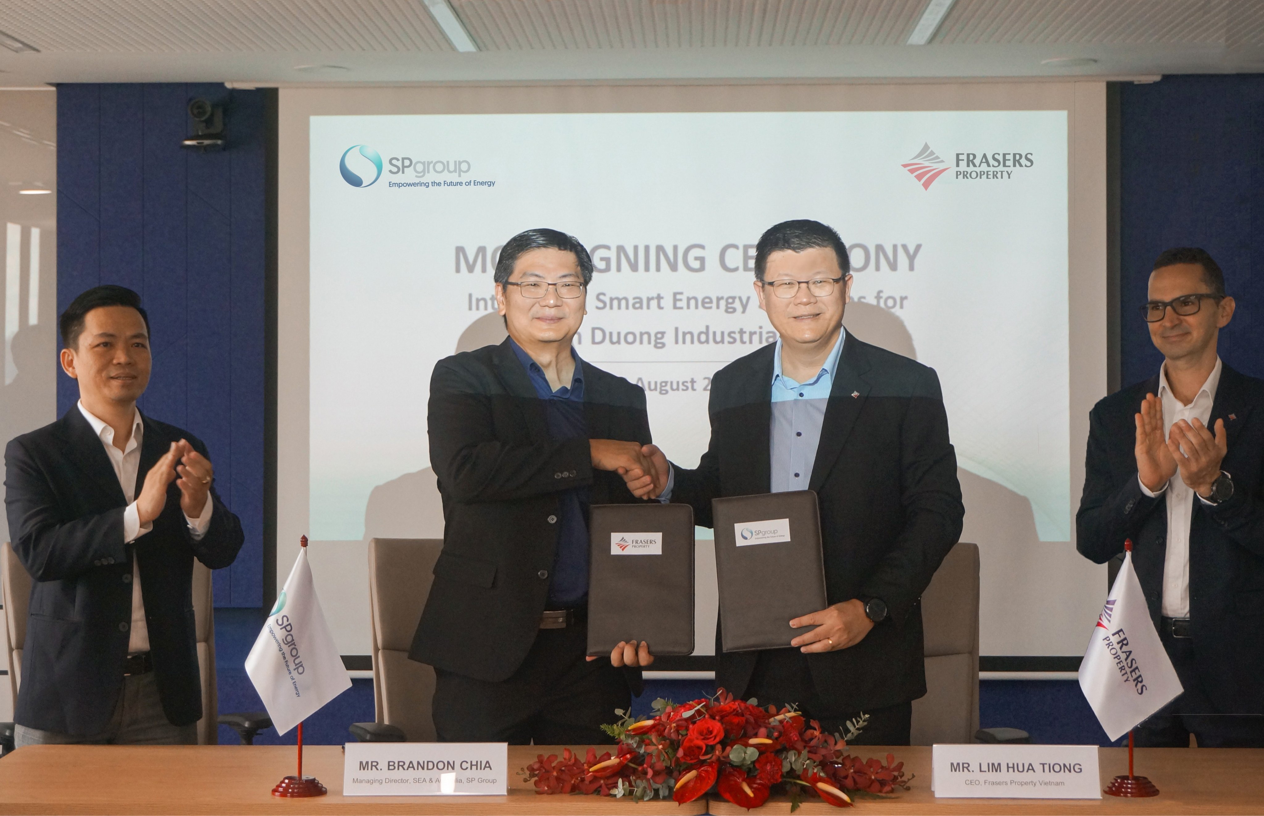 From left, Mr. Nguyen Thanh Phat – SP Group’s Managing Director for Vietnam, Mr. Brandon Chia - SP Group’s Managing Director, Sustainable Energy Solutions (South-east Asia & Australia), Mr. Lim Hua Tiong - CEO of Frasers Property Vietnam, and Mr. Paolo Bevilacqua - Frasers Property’s Group Head of Sustainability at the MOU signing ceremony on 8 August 2023.