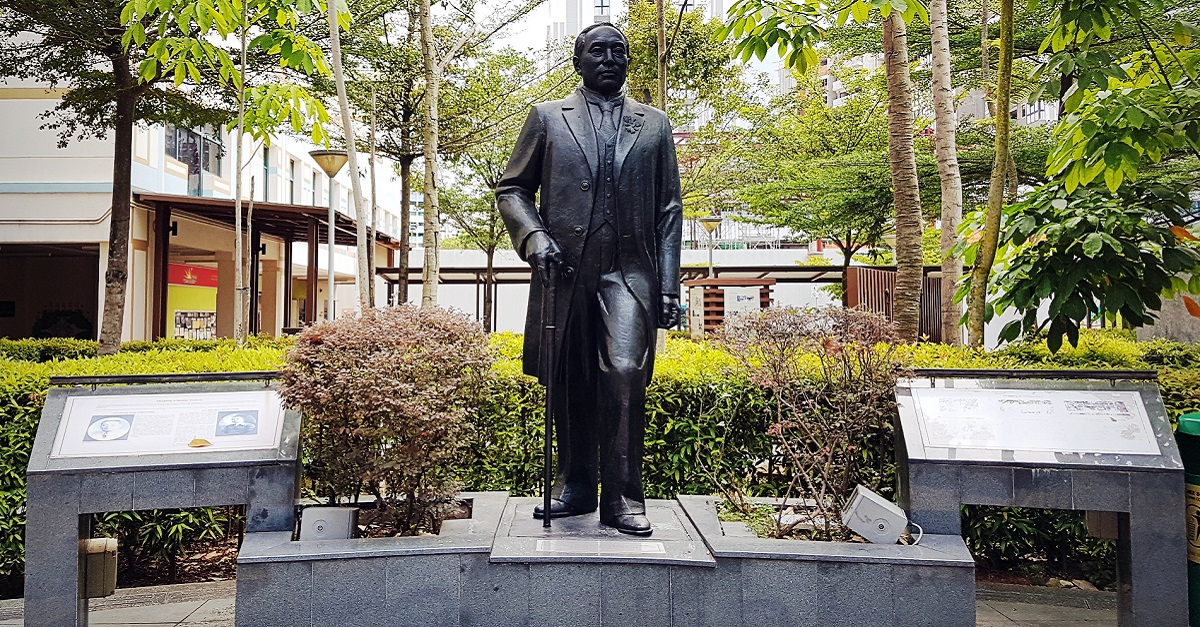 A statue of Lim Nee Soon can be found in Yishun Town Park.